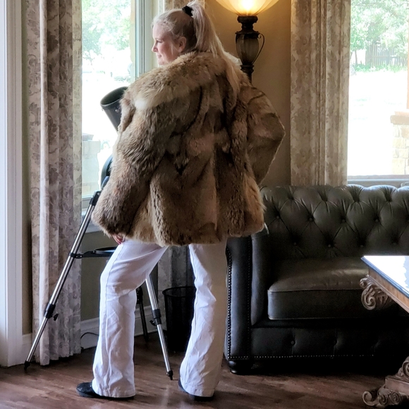 Luscious Coyote Fur Stroller sz M - Picture 13 of 17